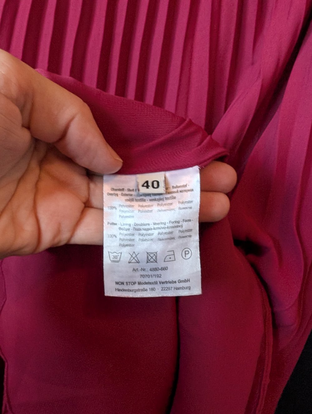 Plisseerock von Malvin, Größe 40