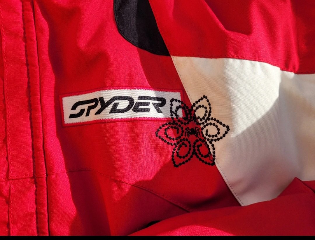 Echte Spyder Skijacke Damen Neupreis über 300€