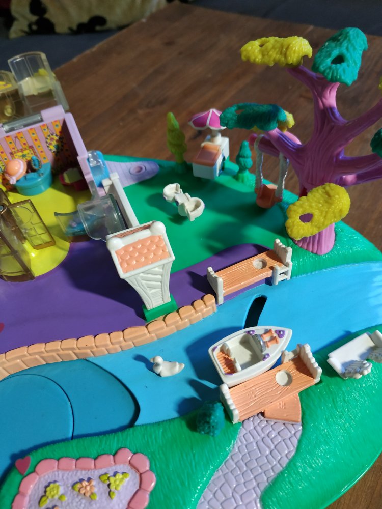 Polly Pocket Magical Movin' Pollyville 1996 Sammlerstück