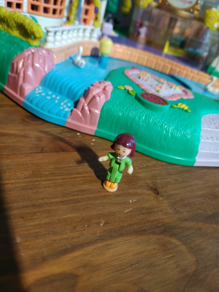 Polly Pocket Magical Movin' Pollyville 1996 Sammlerstück