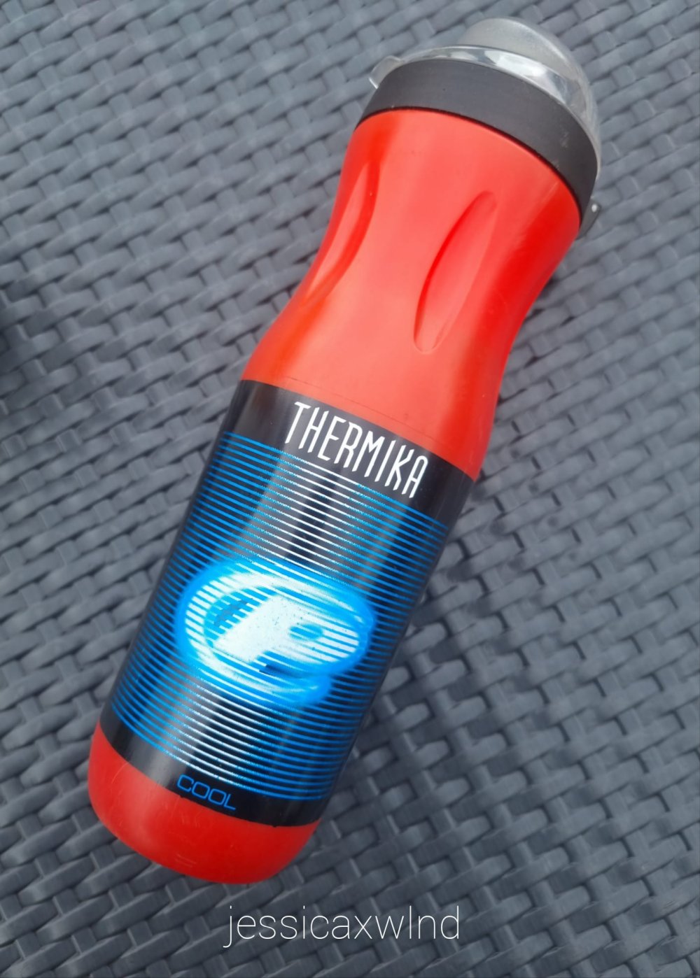 Thermoflasche Wasserflasche Trinkflasche Getränkeflasche Flasche Sportflasche Plastikflasche