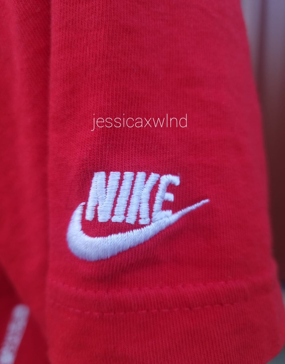 Rotes Nike T-Shirt