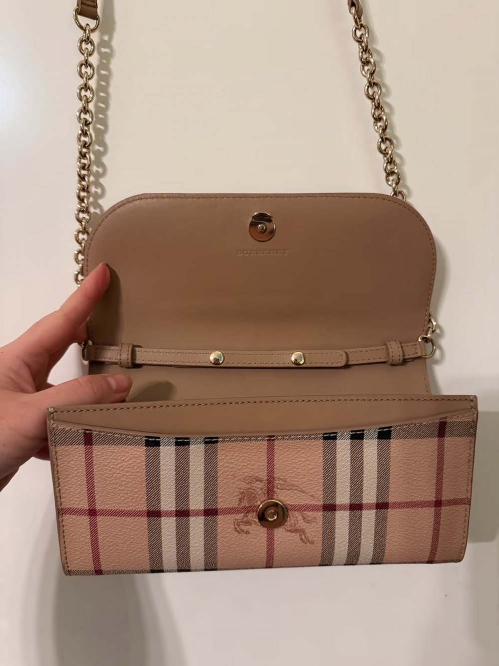 Burberry Brieftasche, Ketten-Leder-Riemen