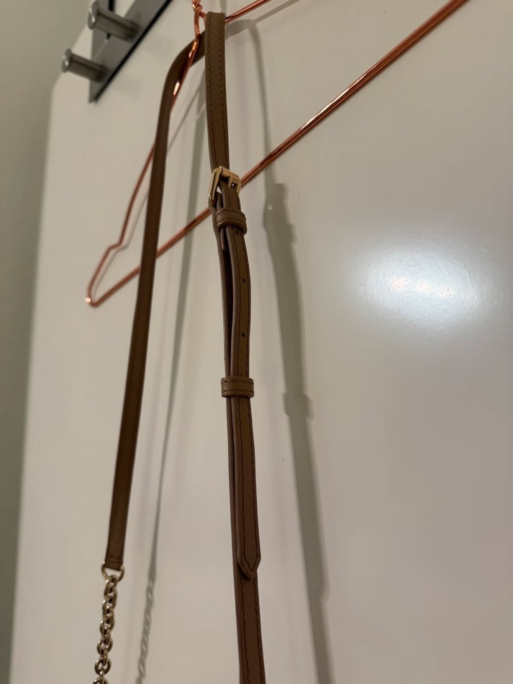 Burberry Brieftasche, Ketten-Leder-Riemen