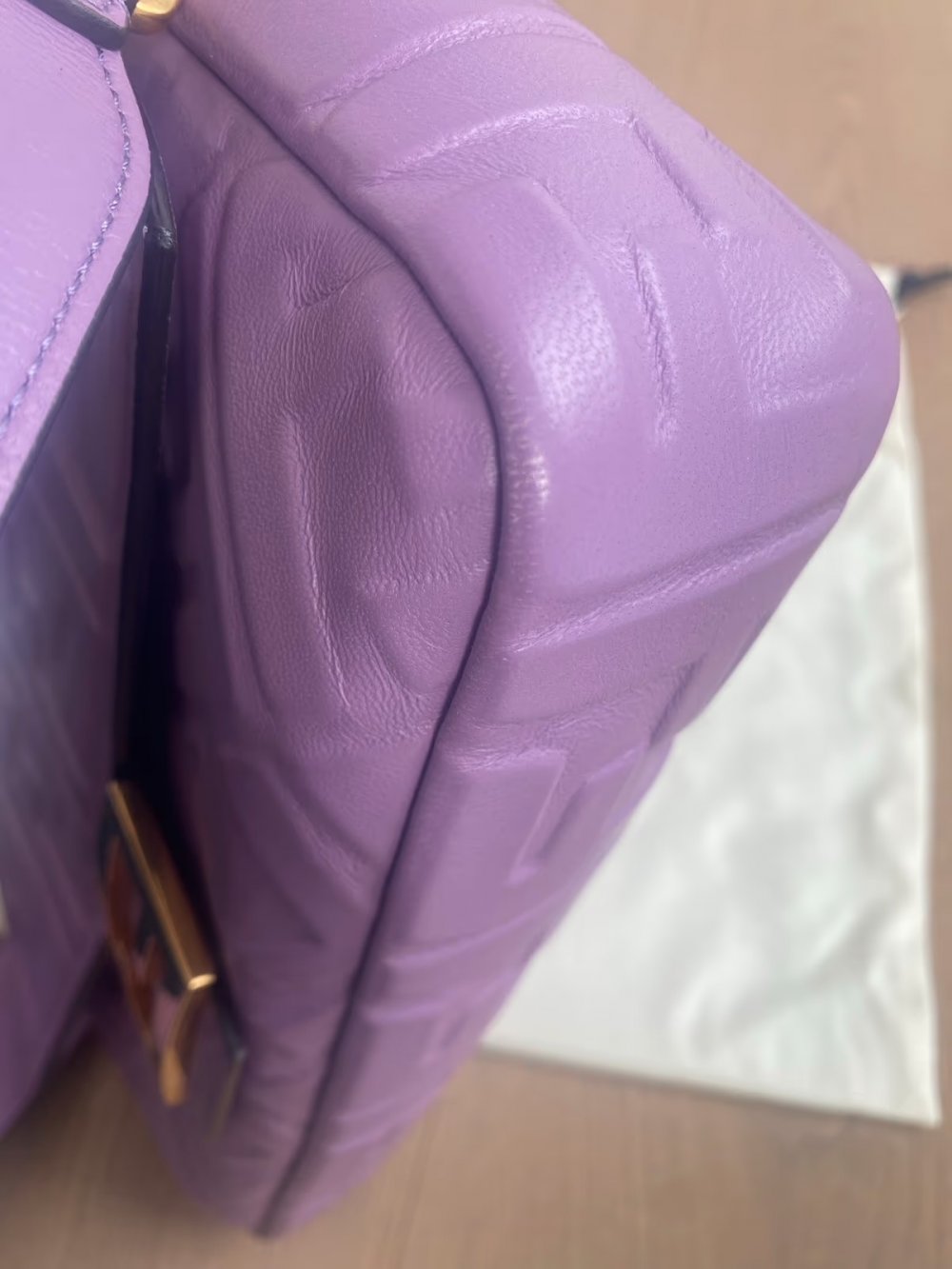 FENDI BAGUETTE Tasche medium Nappaleder violett neuwertig