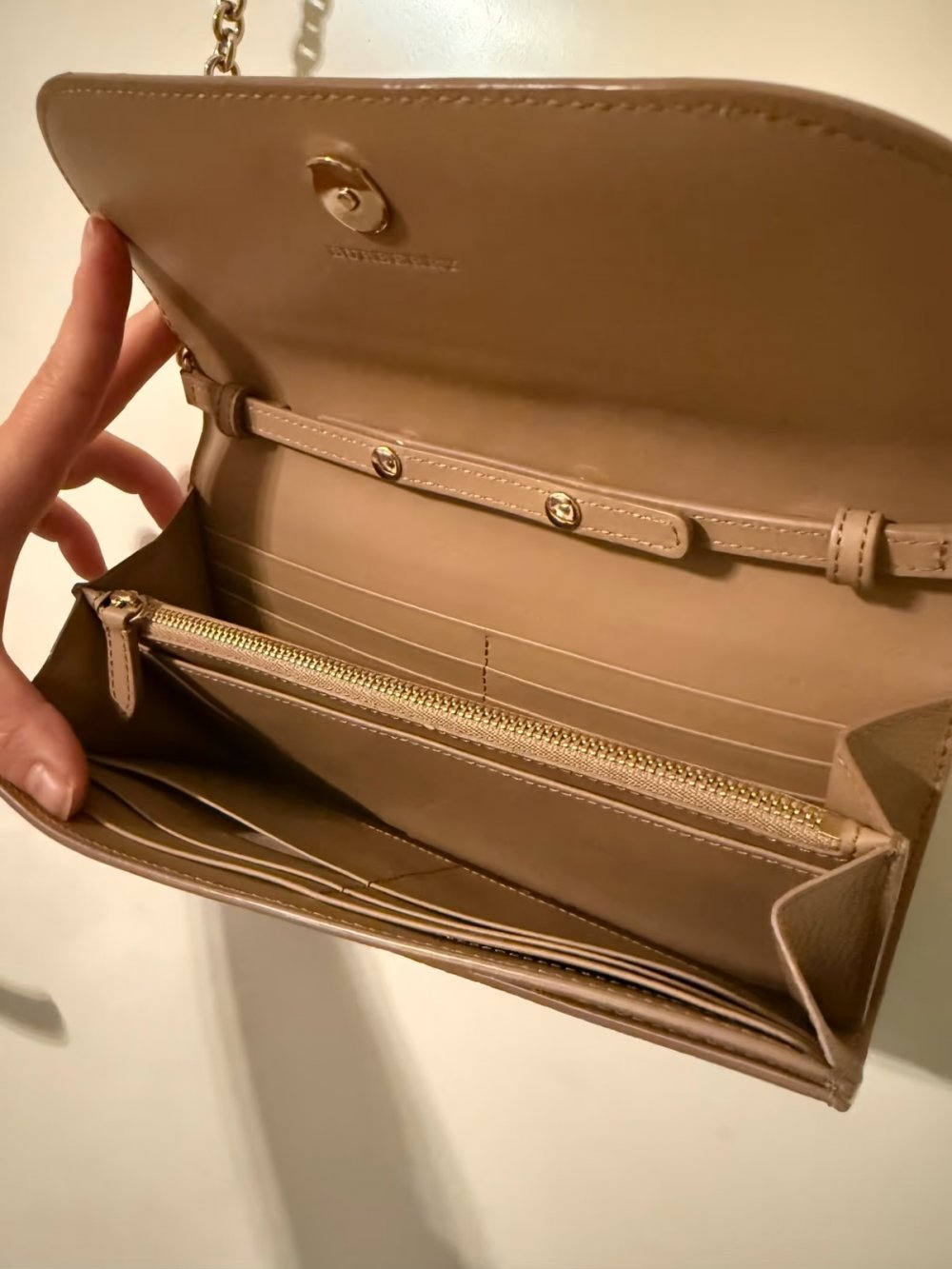 Burberry Brieftasche, Ketten-Leder-Riemen
