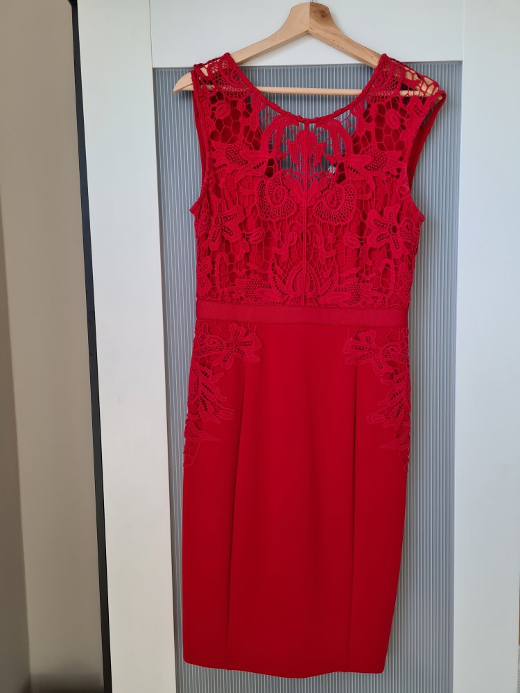 Rotes Etuikleid