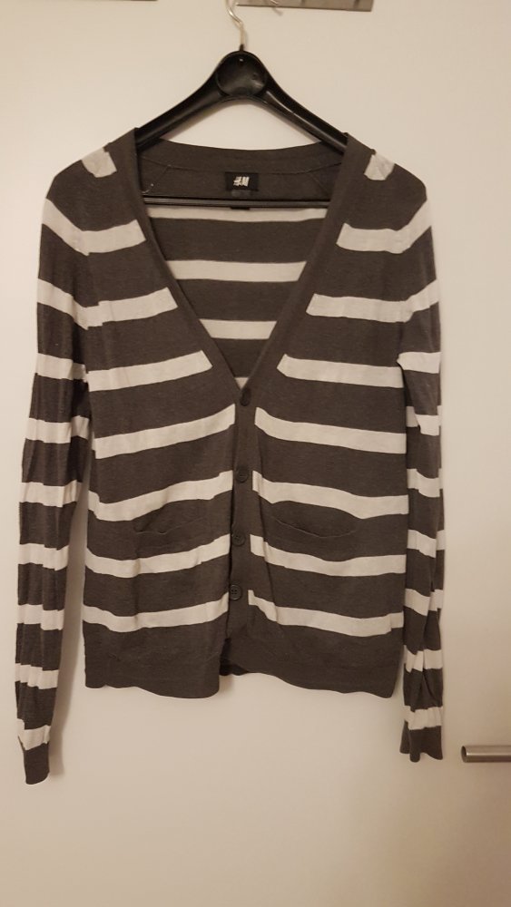 gestreifte Strickjacke