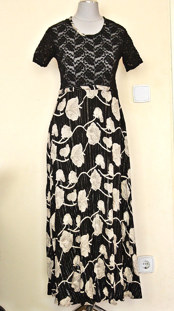 Wunderschönes Vintage Maxikleid mit Spitze, Gr.S