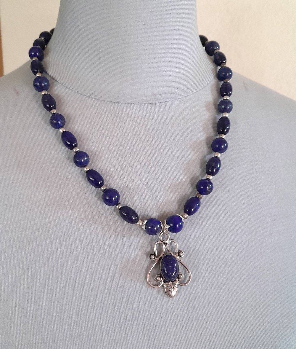 Wunderschönes, einzigartiges Lapislazuli Collier