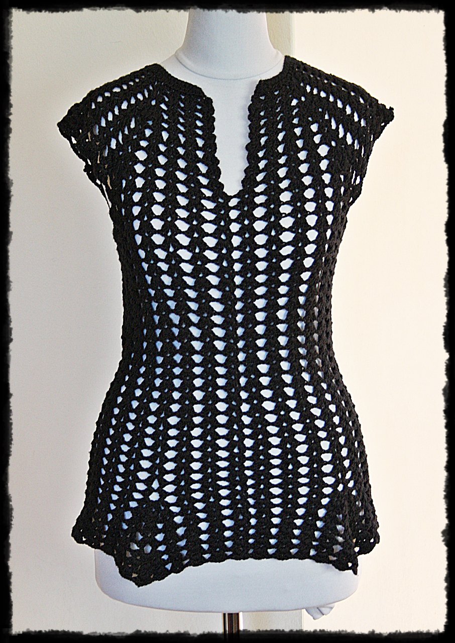 Einzigartiges, schwarzes Häkeltop, Gr.34/36