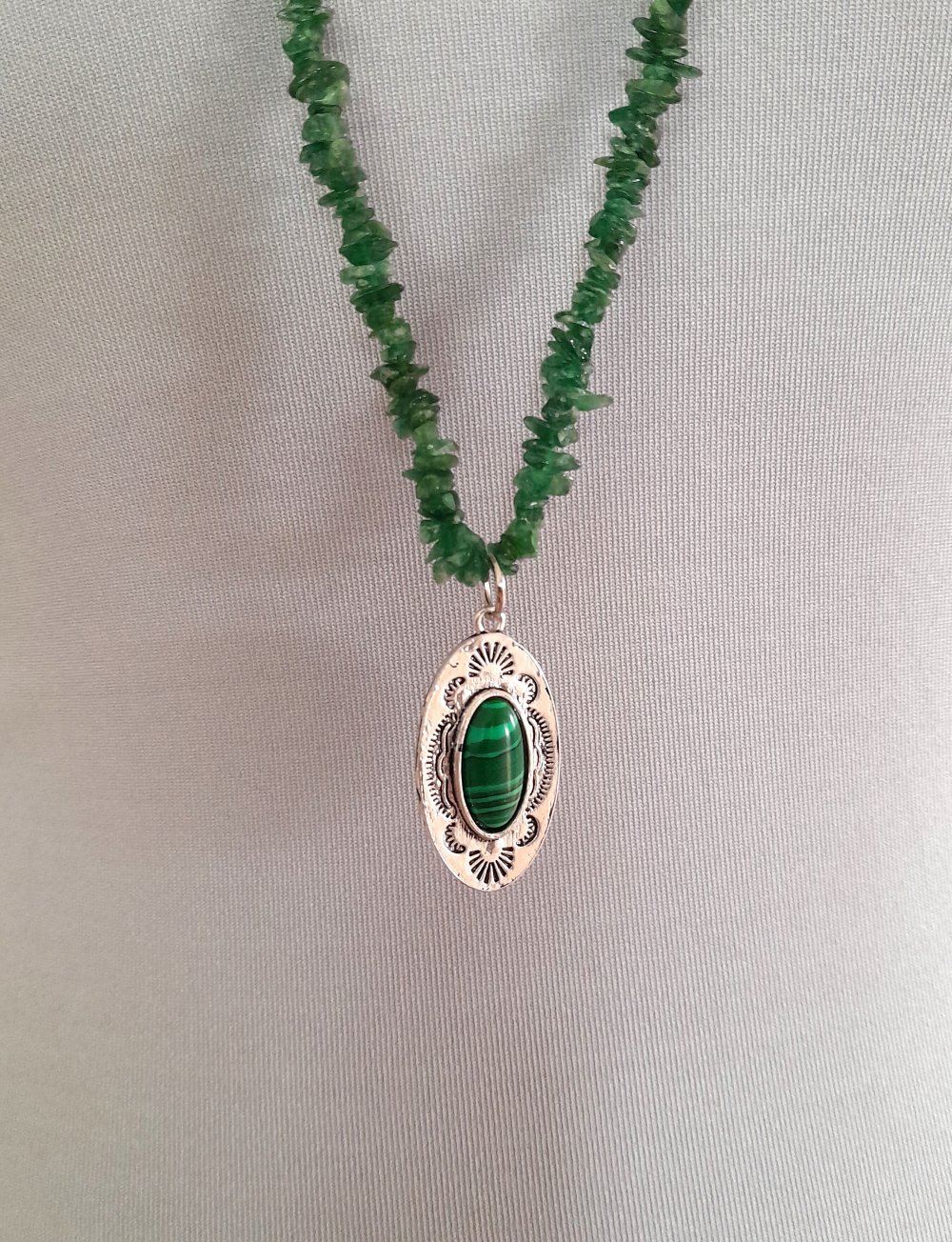 Wunderschöne Vintage Edelsteinkette mit filigranem Anhänger
