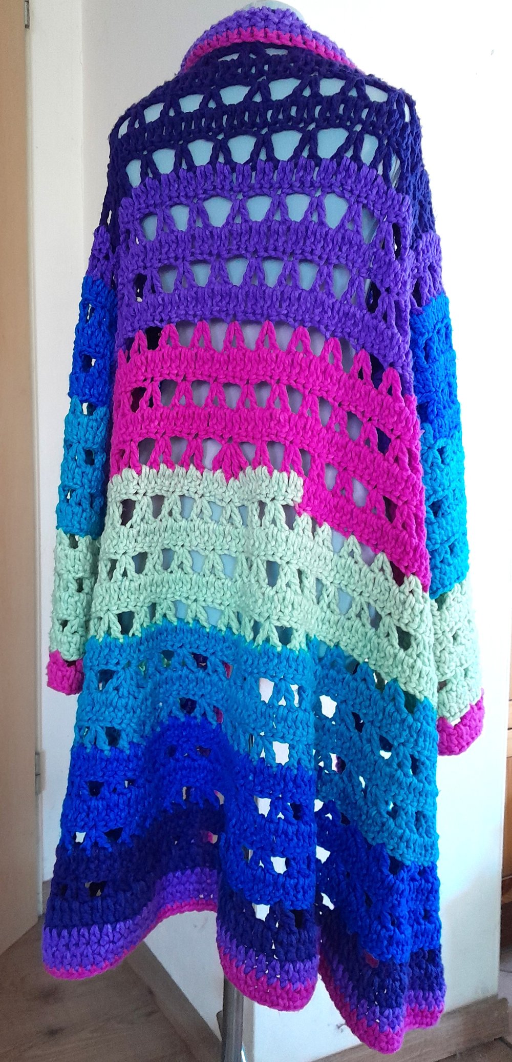 Einzigartiger, cozy Cardigan in Regenbogenfarben, Gr.M/L