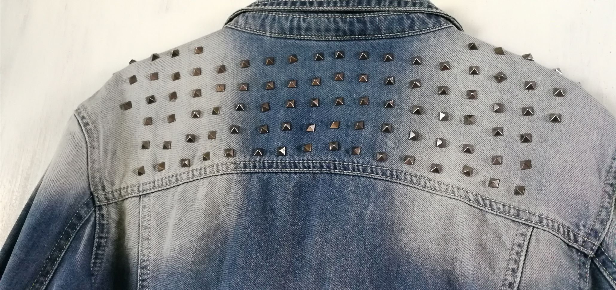 Jeans Jacke Designerjacke ReRock Nietenjacke Unisex Washed Out Usedlook Gr. M Rocker Metal Nieten!