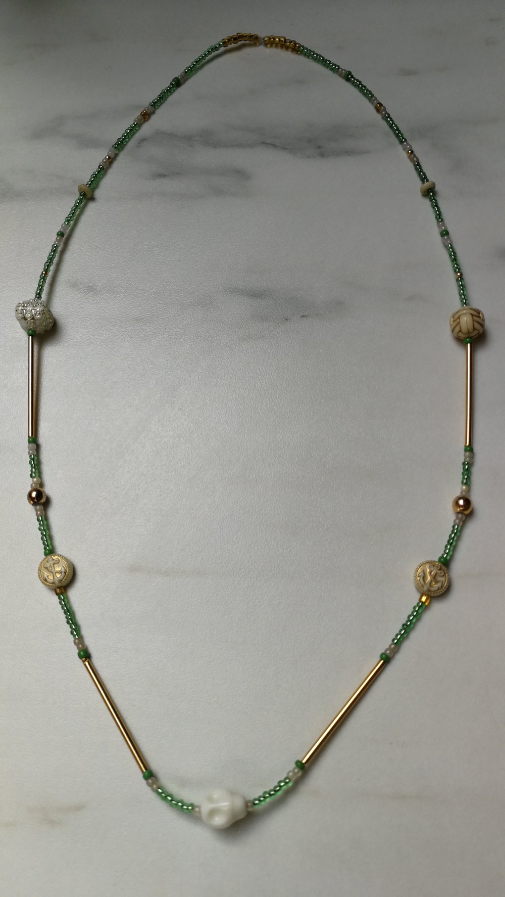 Totenkopf 90er True Vintage Perlen-Halskette Gold & Grün Anker rockige Eleganz Customschmuck