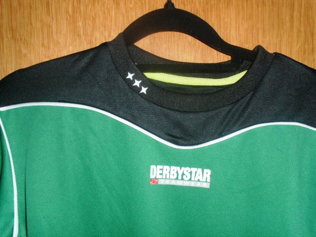 Sweatshirt / Sportoberteil von Derbystar Teamwear, grün, Gr. 152