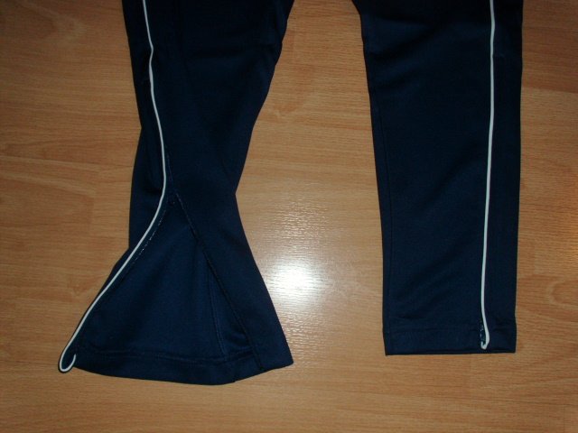 Trainingshose von Adidas, dunkelblau, Gr. M OVP