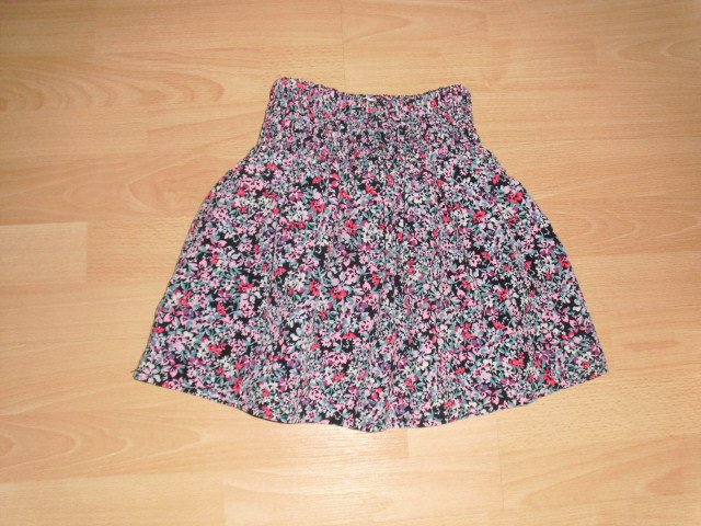 Rock von Zara, schwarz-pink, Gr. 122