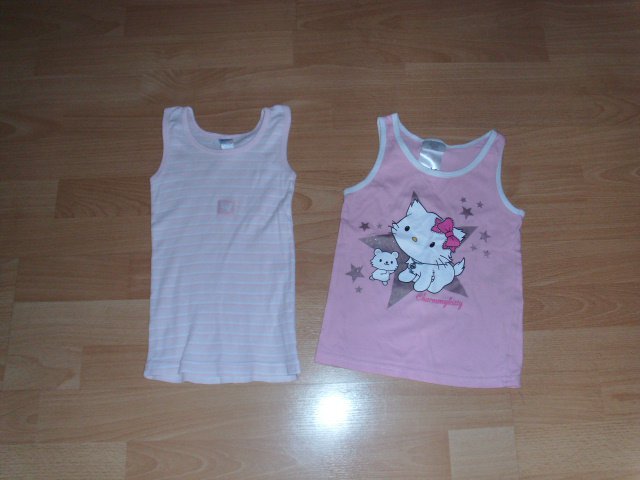 2 Mädchenunterhemden, rosa, Motiv, Gr. 98/104