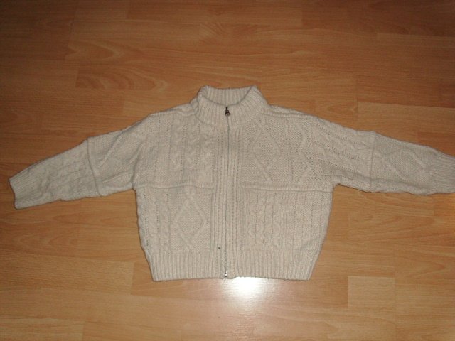 Strickjäckchen von Zara, hellbeige, Gr. 128