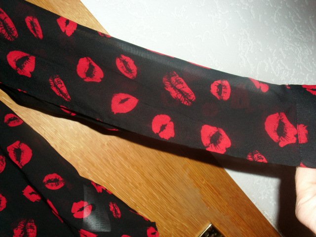 Bluse von Page One, schwarz mit Motiven, Gr. 40/42