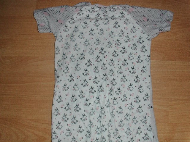 Kleid, pastelllila mit Motiv, Gr. 110/116