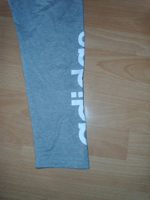 Leggings von Adidas, hellgrau mit Logo, Gr. 40 / 42