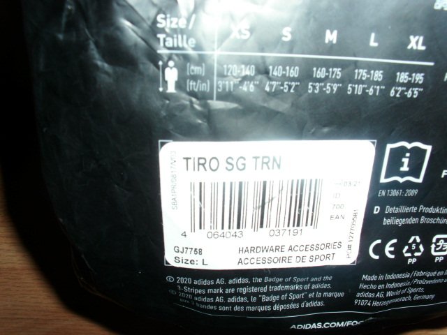 Schienbeinschoner von Adidas, Tiro, weiß, Gr. L OVP