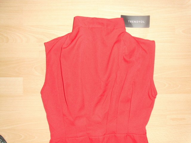 Kleid von Trendyol, rot, Gr. 40 mit Etikett