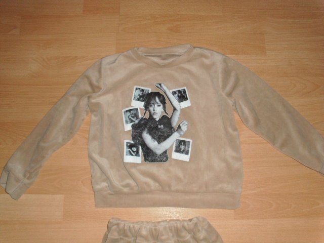 Zweiteiler, beige mit Motiv, Gr. 122/128