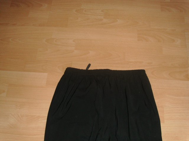 Hose, schwarz mit Rundumgummizug, Gr. 40/42
