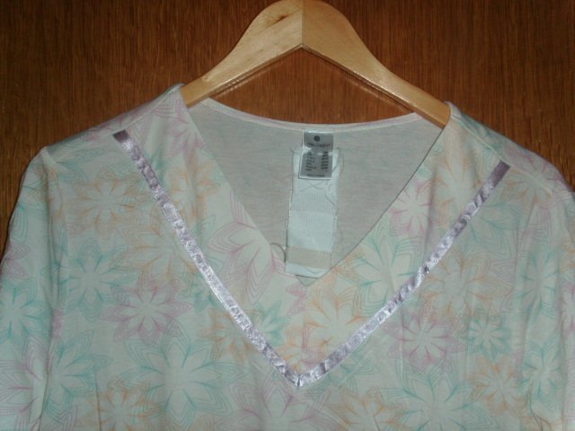 Nachthemd von Wäschepur, creme mit Motiven, Gr. 44/46 mit Etikett