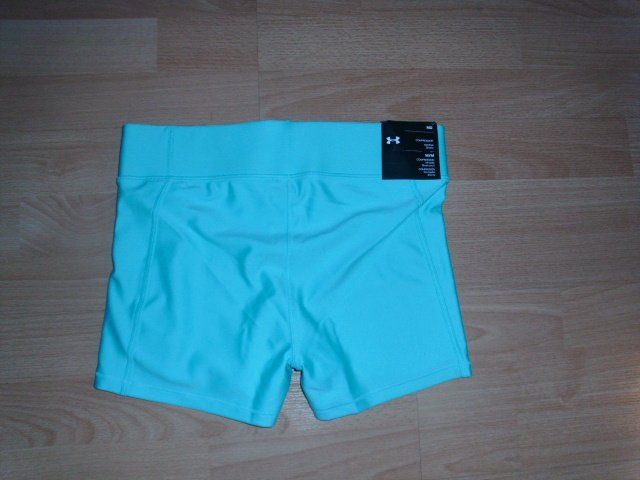 Shorty von Under Armour, hellgrün, Gr. 40/ M mit Etikett
