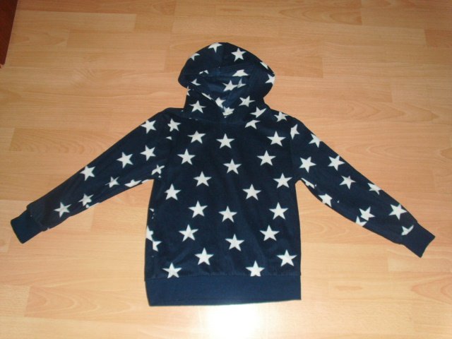 Fleecehoodie von H&M, dunkelblau mit Sternen, Gr. 122/128