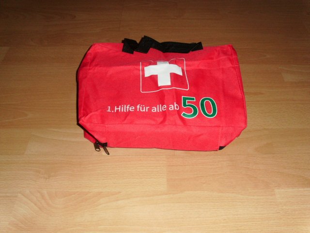 Erste Hilfe Tasche zum 50. Geburtstag 