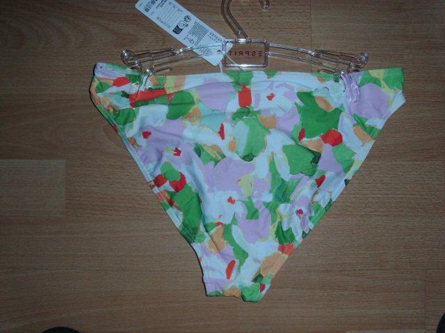 Bikinihose von Esprit, mit Blumenmotive, Gr. 38 mit Etikett