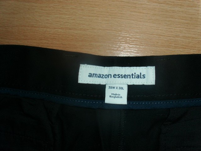 Chino von Amazon Essentials, schwarz, Gr. 38/30 (54)