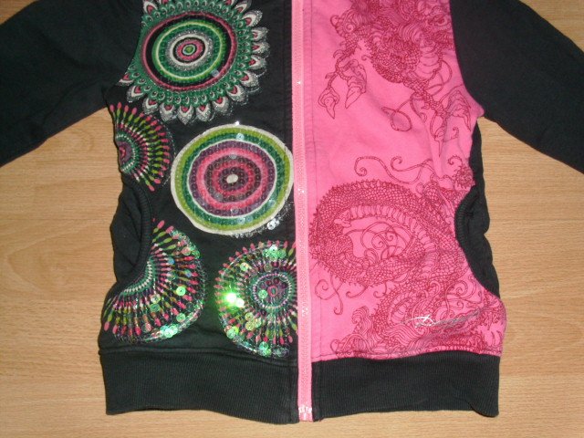 Sweatjacke von Desigual, grau-bunt mit Kapuze, Gr. 122/128