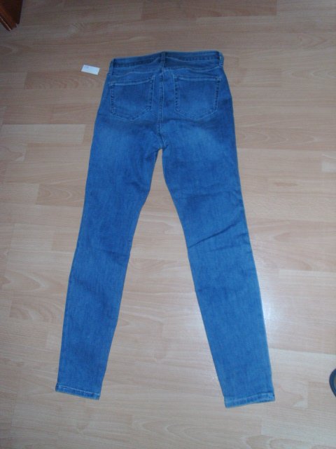 Skinny Jeans von Amazon Essentials, blau, Gr. 36 mit Etikett