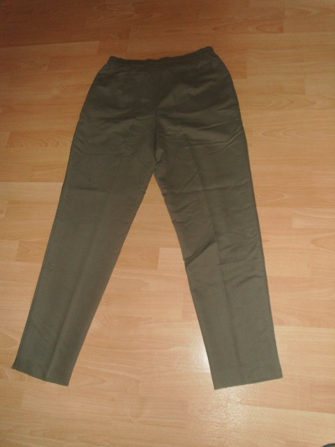 Hose von C&A, khaki, Gr. 40 
