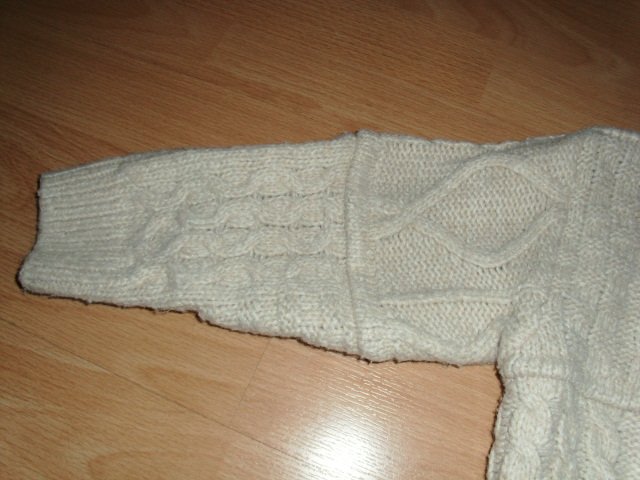 Strickjäckchen von Zara, hellbeige, Gr. 128