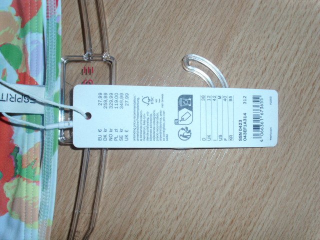 Bikinihose von Esprit, mit Blumenmotive, Gr. 38 mit Etikett