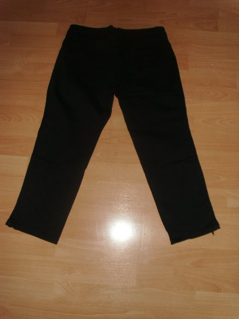 3/4 Jeans von Heine, schwarz, Gr. 42 mit Etikett