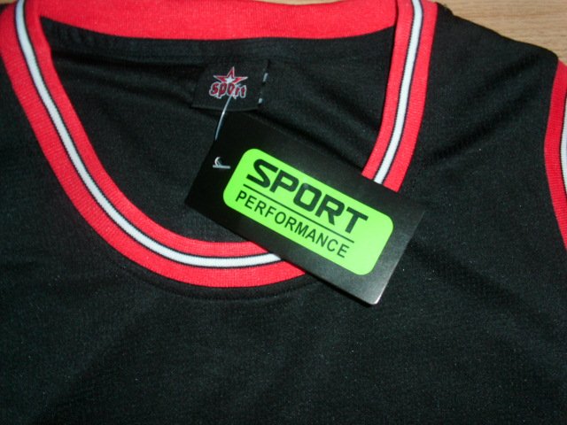 Basketballtrikot und Shorts von Sport Performance, Gr. L mit Etikett
