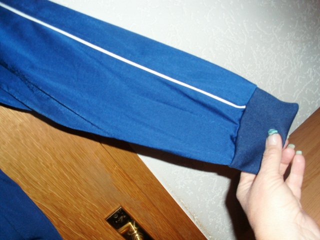 Trainingsjacke von Adidas, dunkelblau, Gr. M OVP