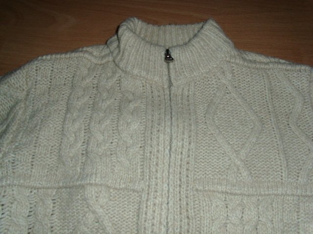 Strickjäckchen von Zara, hellbeige, Gr. 128