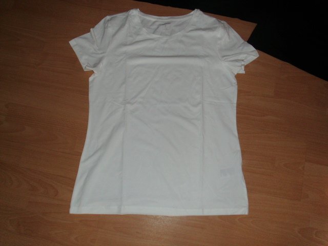 3 Basic T-Shirts von Amazon Essentials, schwarz + weiß, Gr. 40