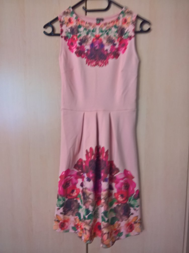 neues Kleid mit Blumenmuster Gr. XS S 34 36
