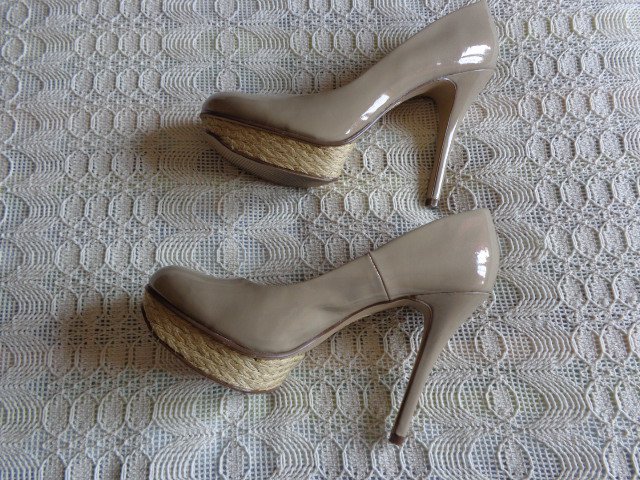 #Pumps High Heels Gr. 39, beige, Glanz/Lack, Graceland