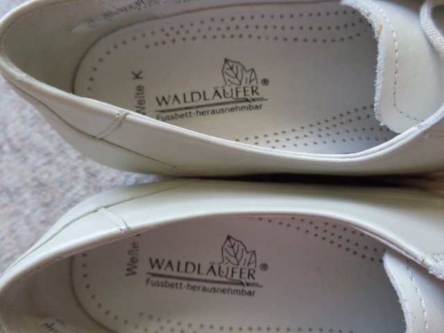 Damenschuhe Waldläufer Gr. 5 bzw. Gr. 38 ecru Leder, Fußbett